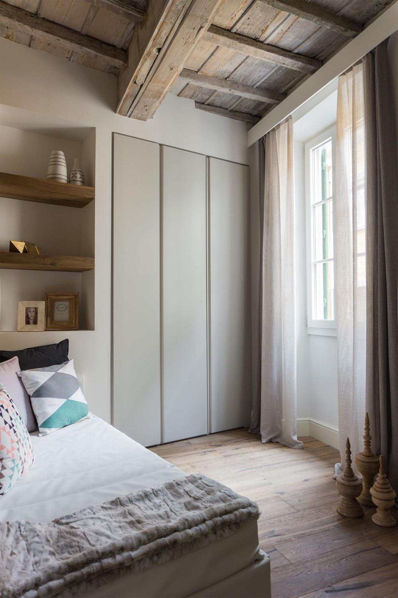 Rose - Santo Spirito District Apartment Florence